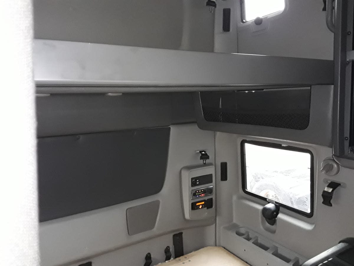 2019 International LT in Hilliard, OH — photo 10