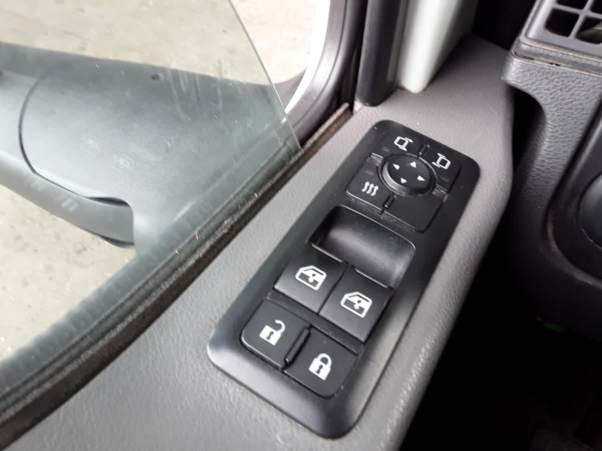 2019 International LT in Hilliard, OH — photo 14