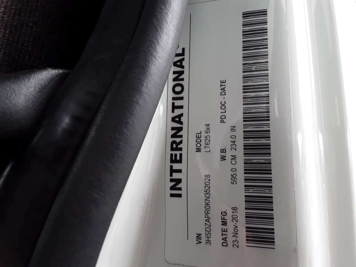 2019 International LT in Hilliard, OH — photo 16
