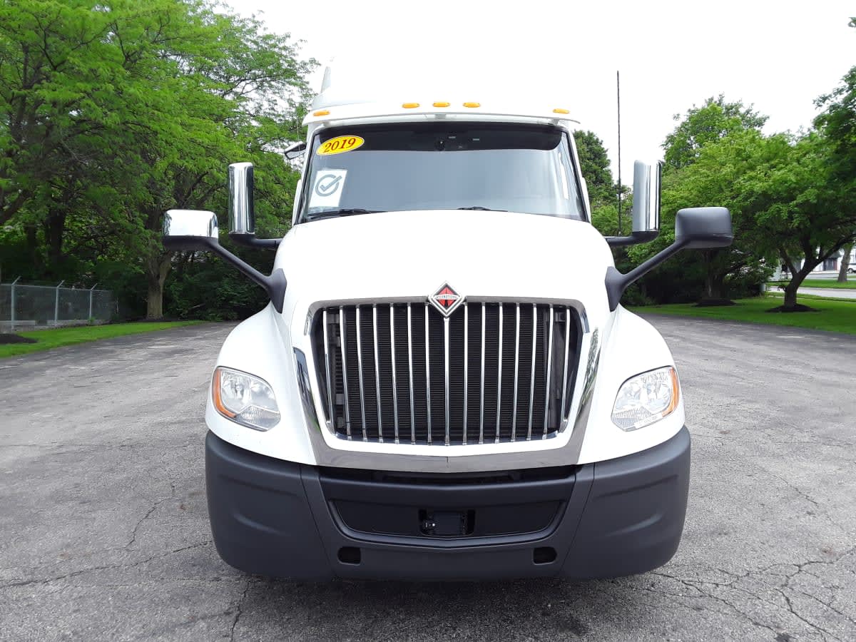 2019 International LT in Hilliard, OH — photo 2