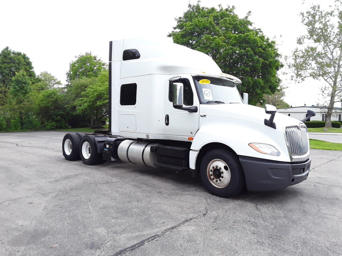 2019 International LT in Hilliard, OH — photo 3