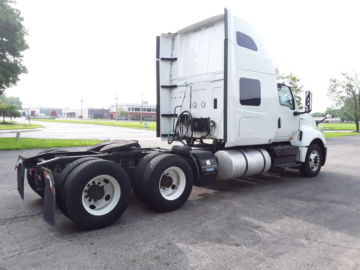 2019 International LT in Hilliard, OH — photo 4