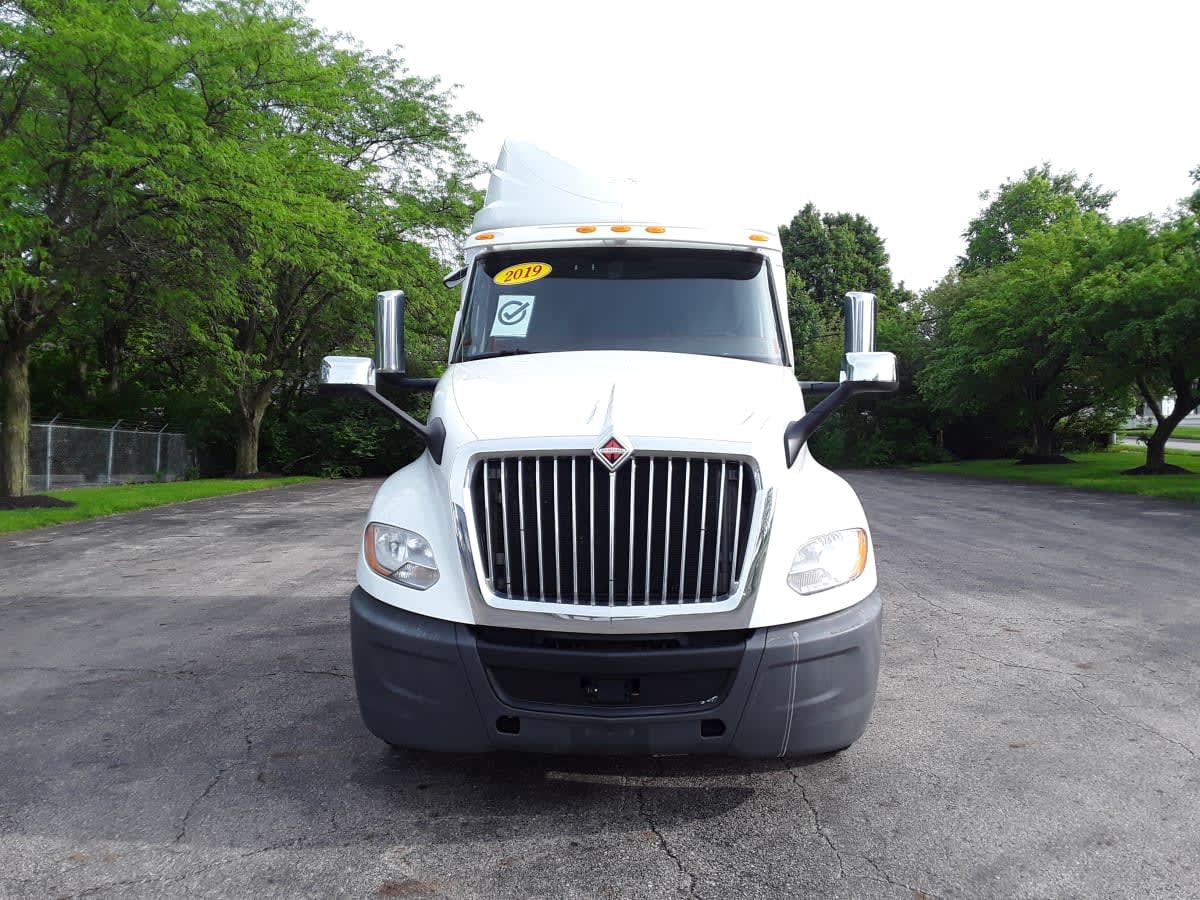 2019 International LT in Hilliard, OH — photo 2