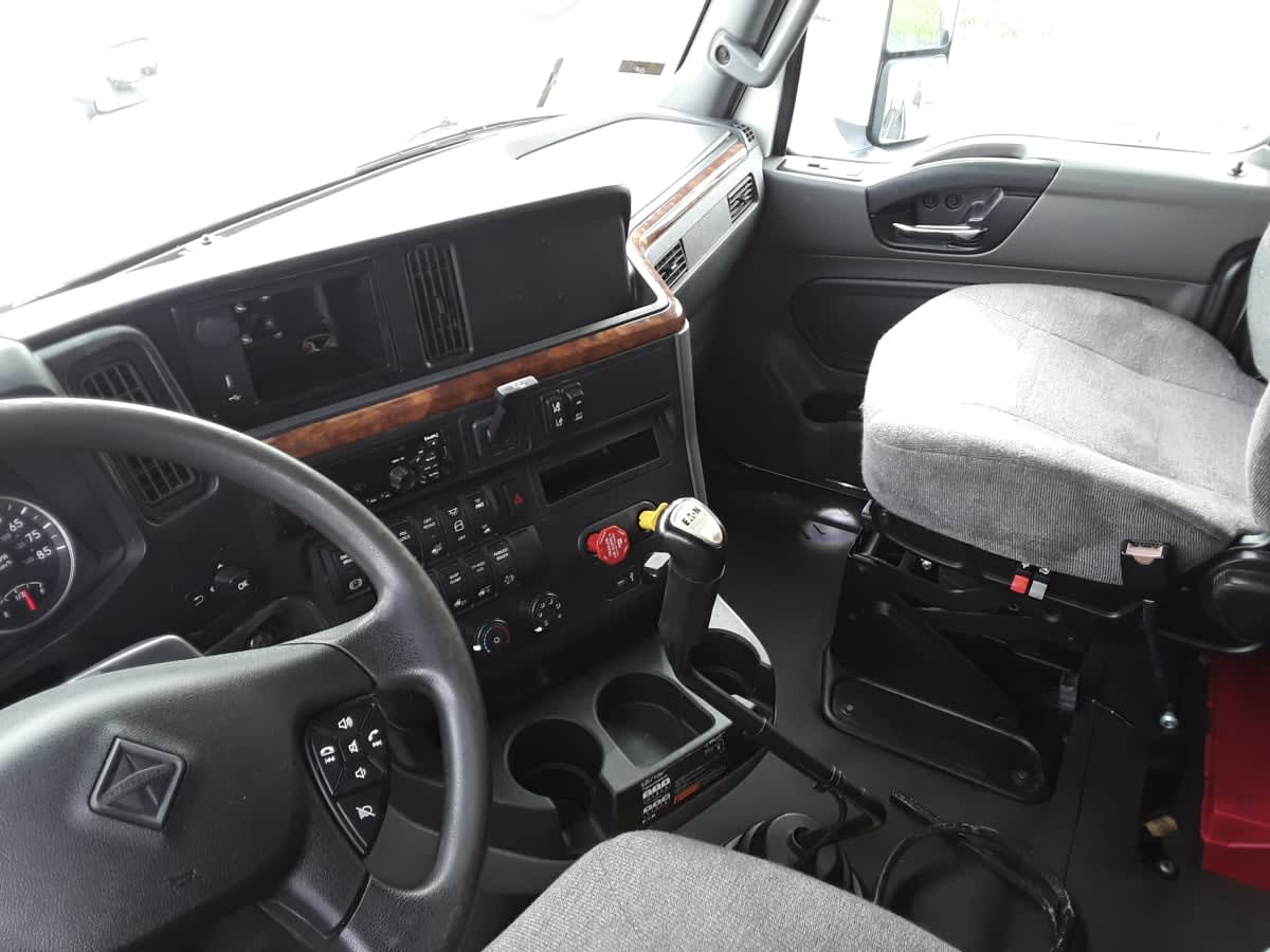 2019 International LT in Hilliard, OH — photo 7