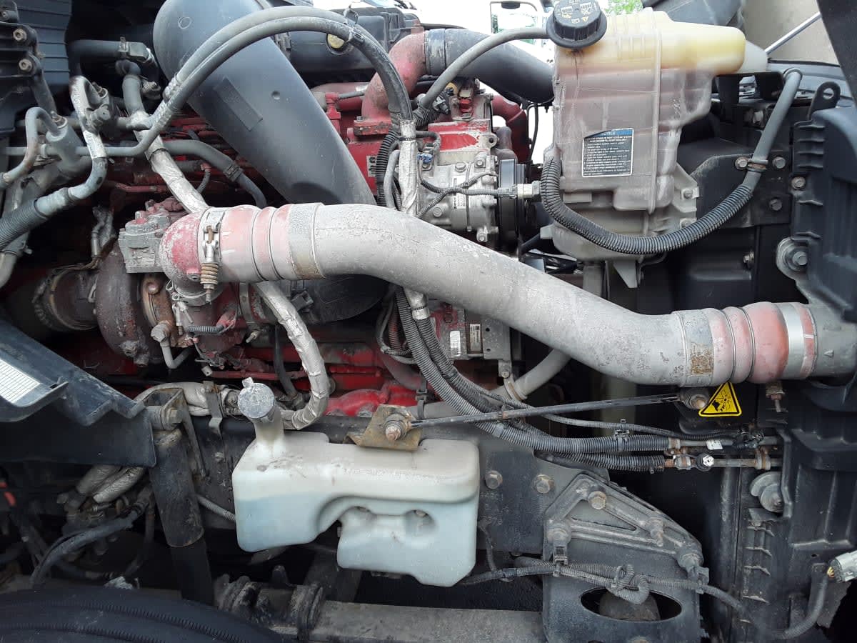 2019 International LT in Hilliard, OH — photo 9