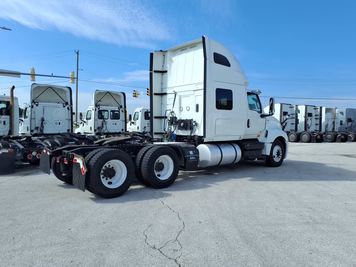 2019 International LT in Fort Worth, TX — photo 4