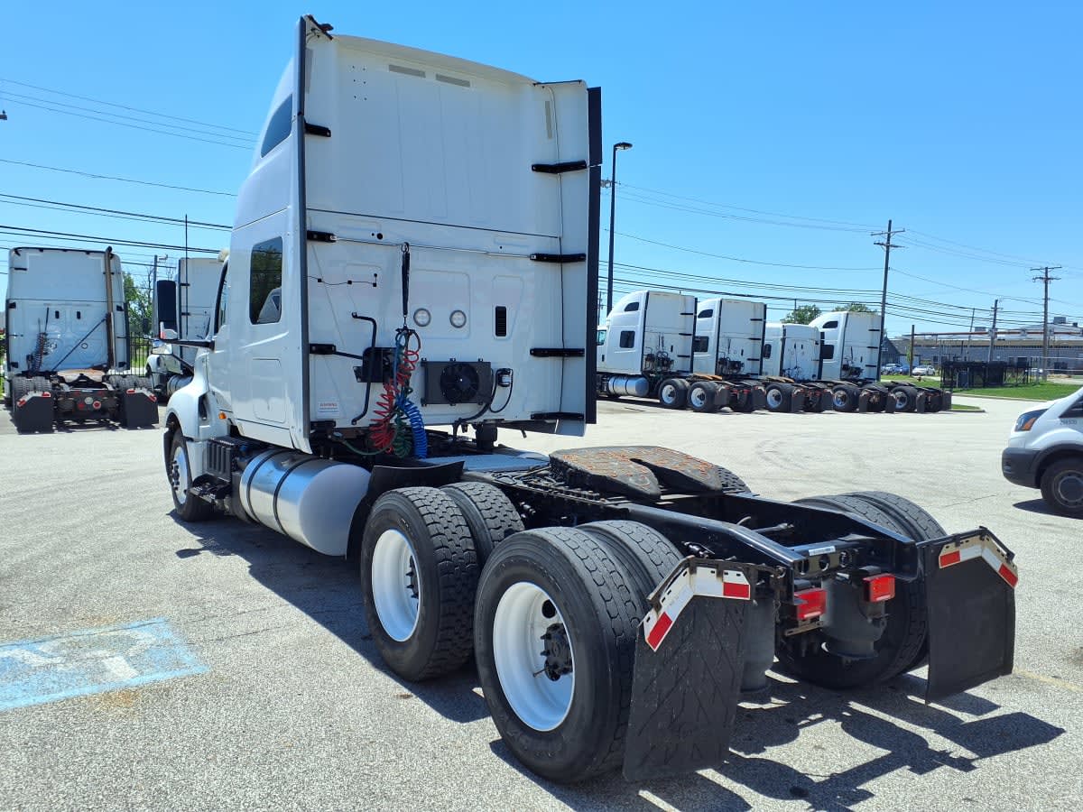 2019 International LT in Cleveland, OH — photo 6