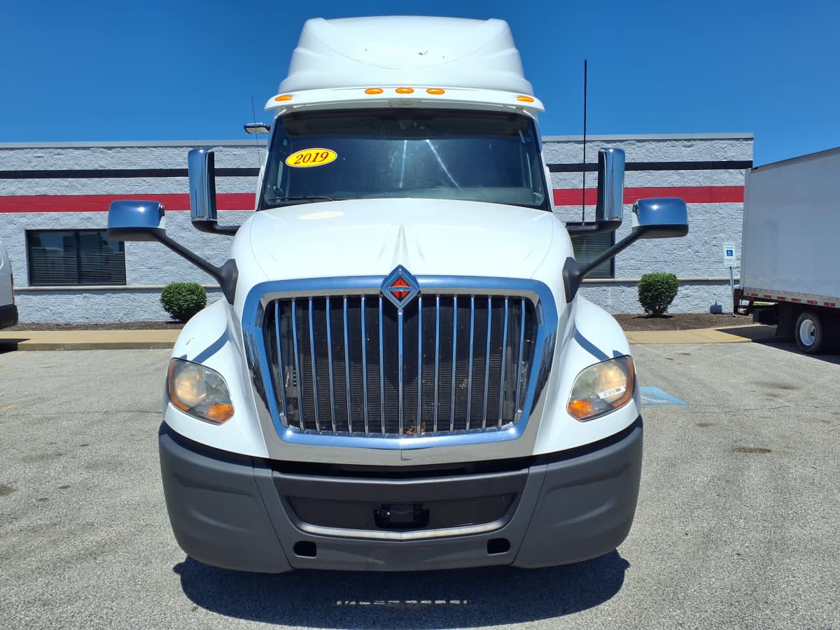 2019 International LT in Cleveland, OH — photo 2