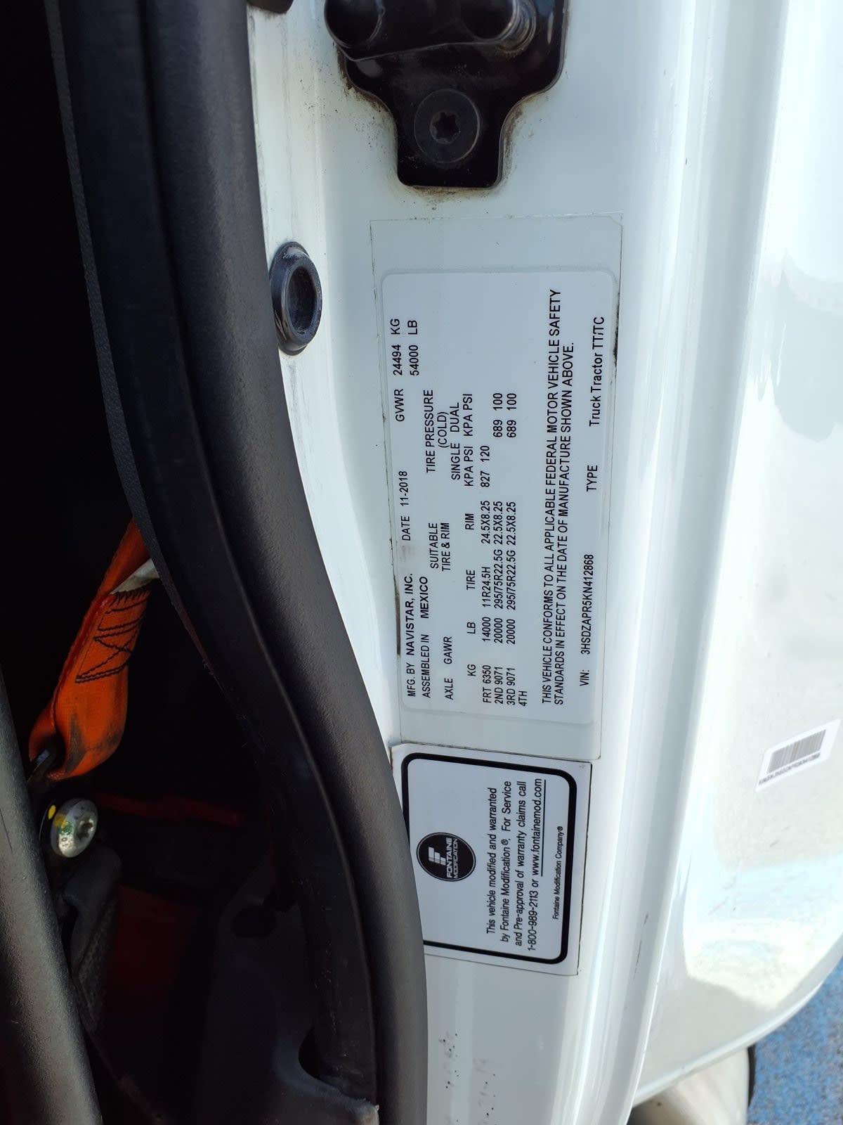 2019 International LT in Cleveland, OH — photo 10