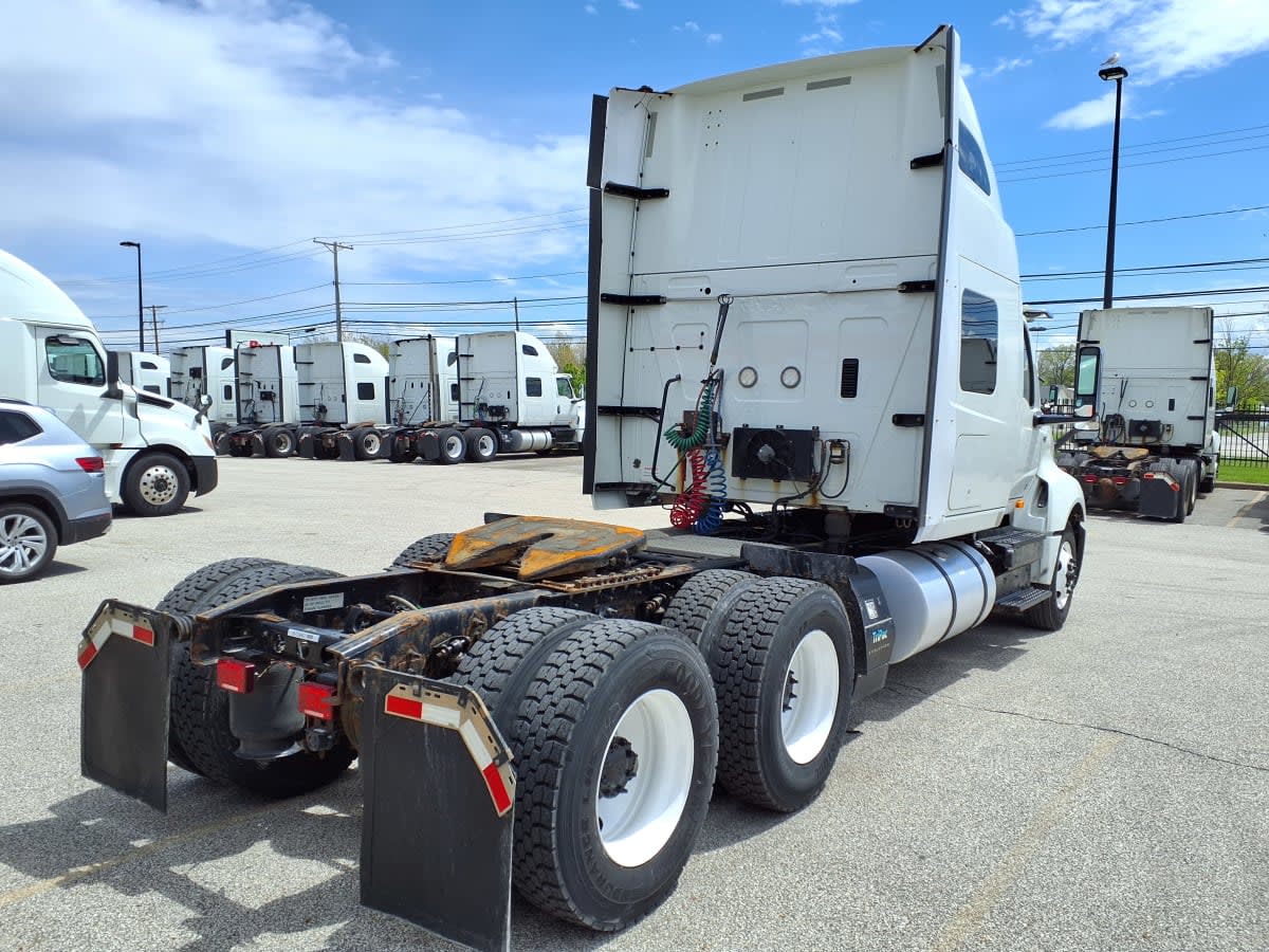 2019 International LT in Cleveland, OH — photo 4