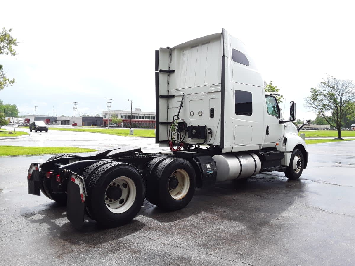 2019 International LT in Hilliard, OH — photo 4