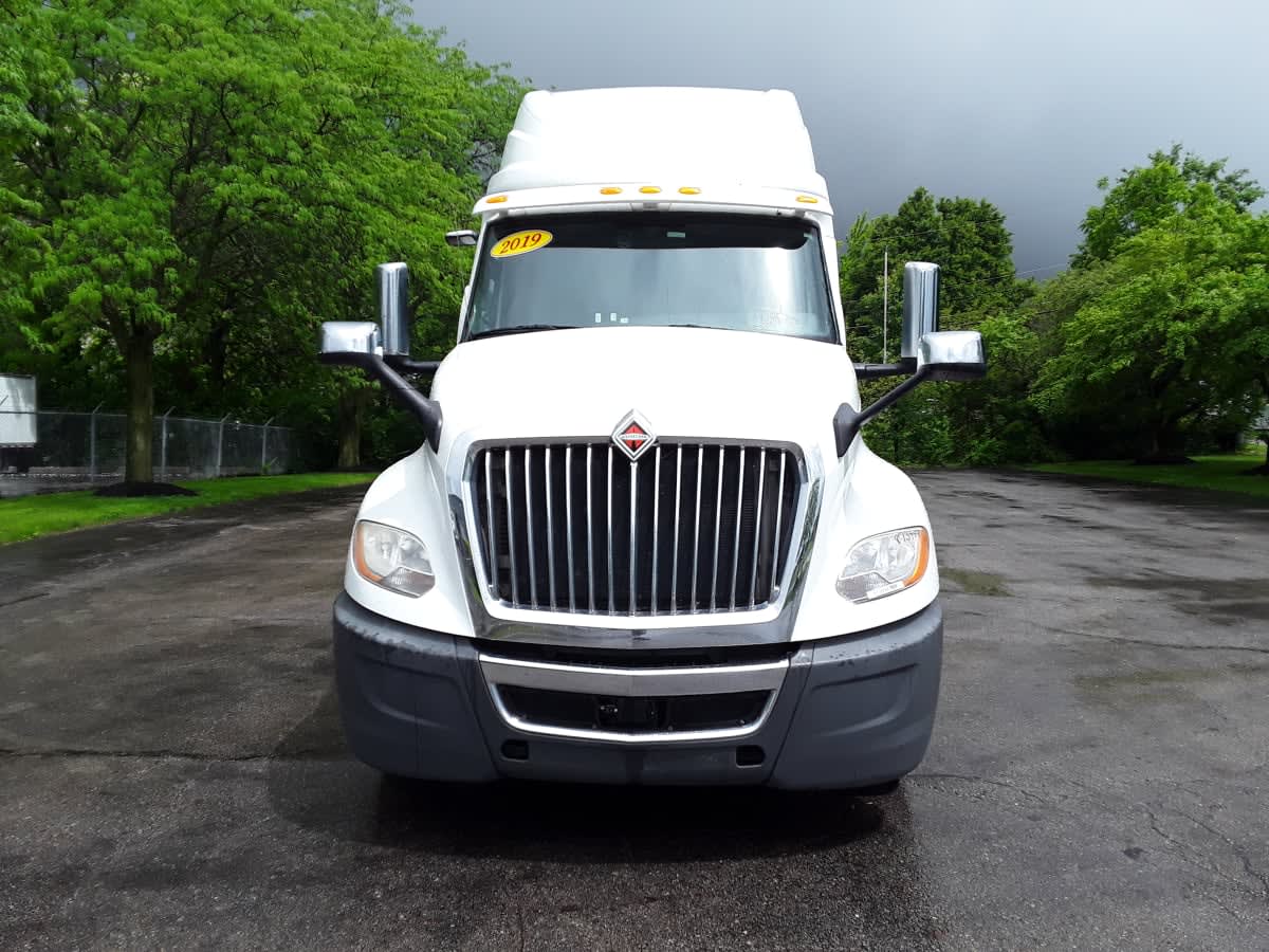 2019 International LT in Hilliard, OH — photo 2