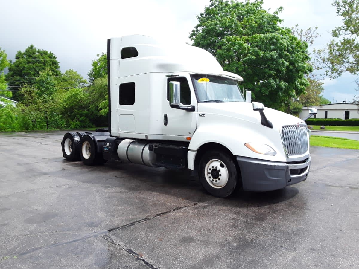 2019 International LT in Hilliard, OH — photo 3