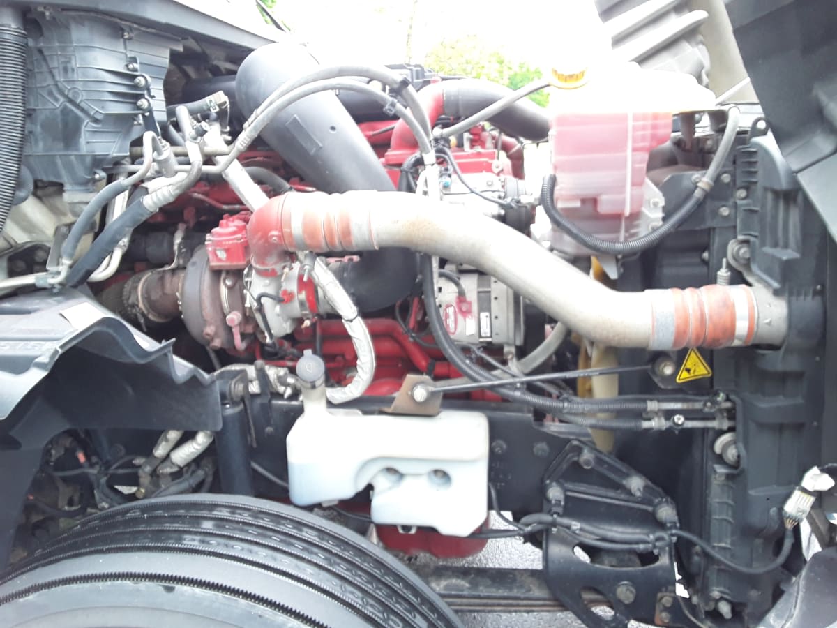 2019 International LT in Hilliard, OH — photo 9