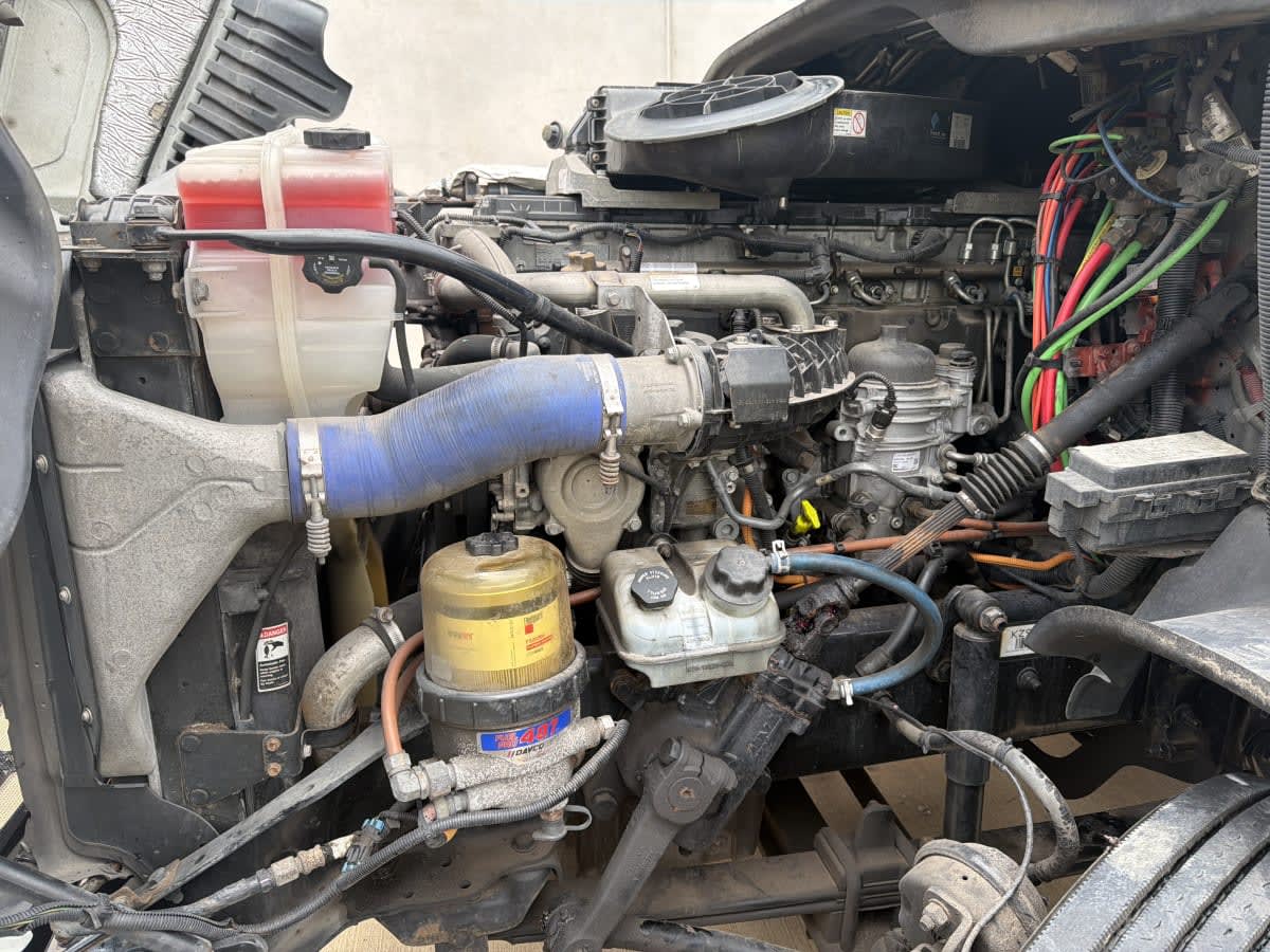 2020 Freightliner Cascadia in Oklahoma City, OK — photo 10