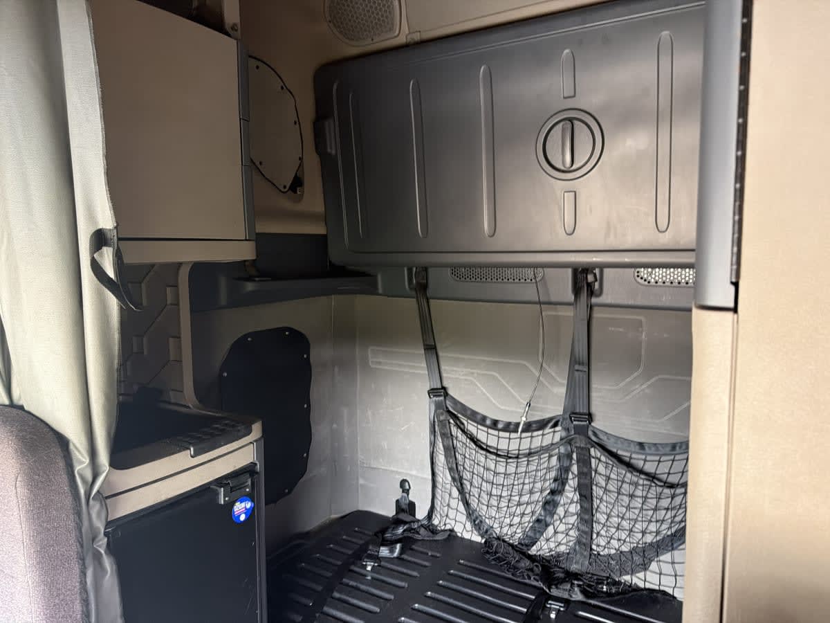 2020 Freightliner Cascadia in Oklahoma City, OK — photo 8