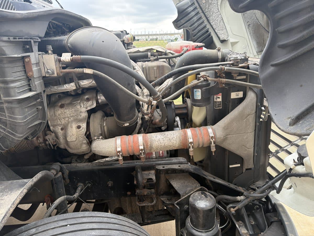 2020 Freightliner Cascadia in Oklahoma City, OK — photo 9