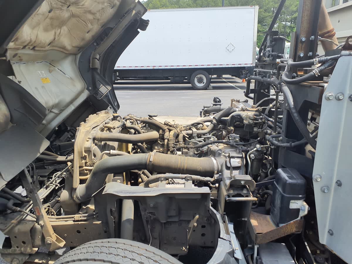 2019 Isuzu NRR in Atlanta, GA — photo 9