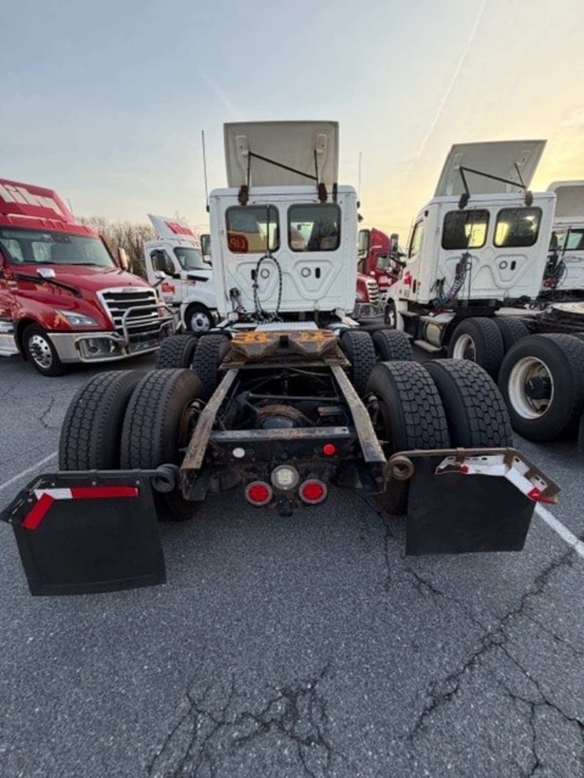 2019 Freightliner Cascadia in Allentown, PA — photo 5