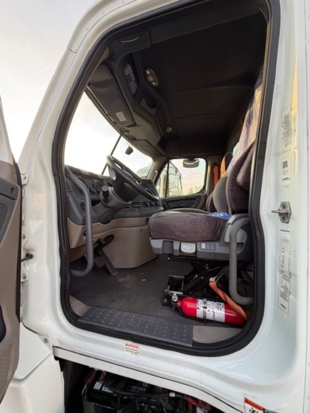 2019 Freightliner Cascadia in Allentown, PA — photo 7