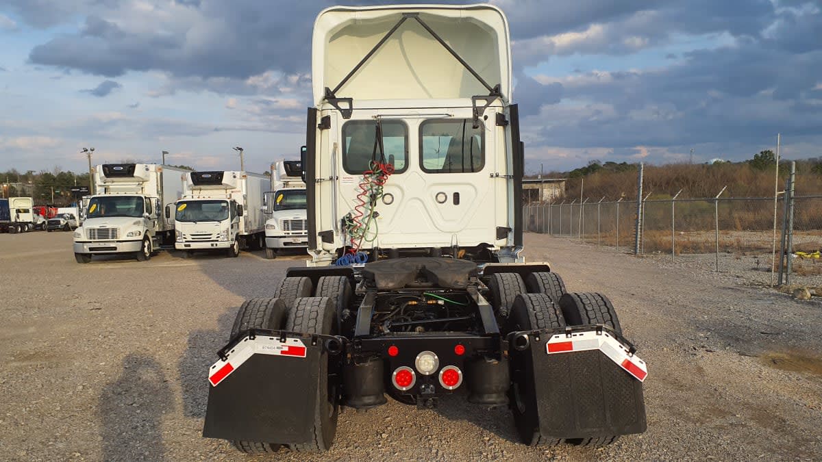 2019 Freightliner Cascadia in Birmingham, AL — photo 5