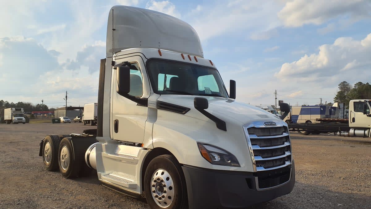2019 Freightliner Cascadia in Birmingham, AL — photo 3