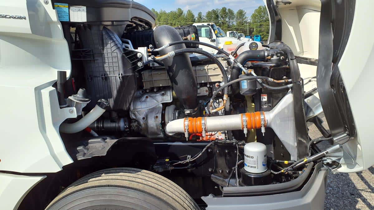 2019 Freightliner Cascadia in Birmingham, AL — photo 9