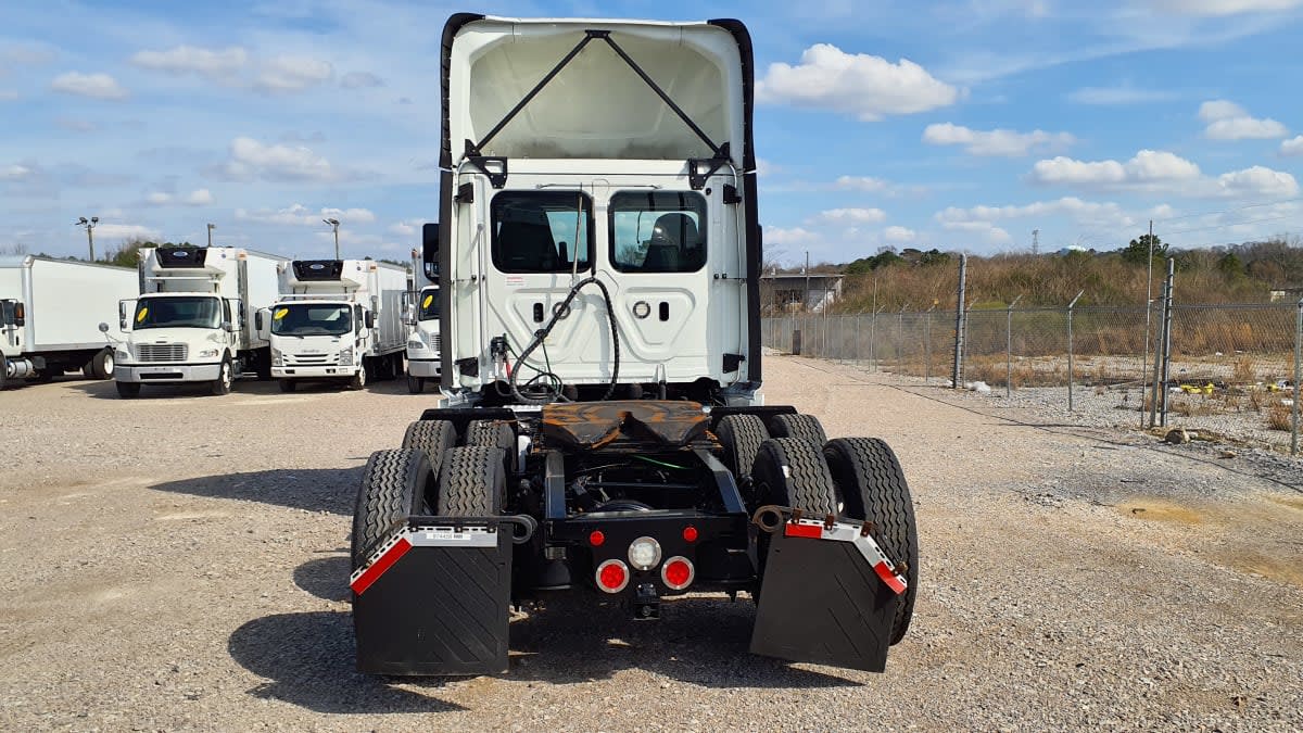 2019 Freightliner Cascadia in Birmingham, AL — photo 5