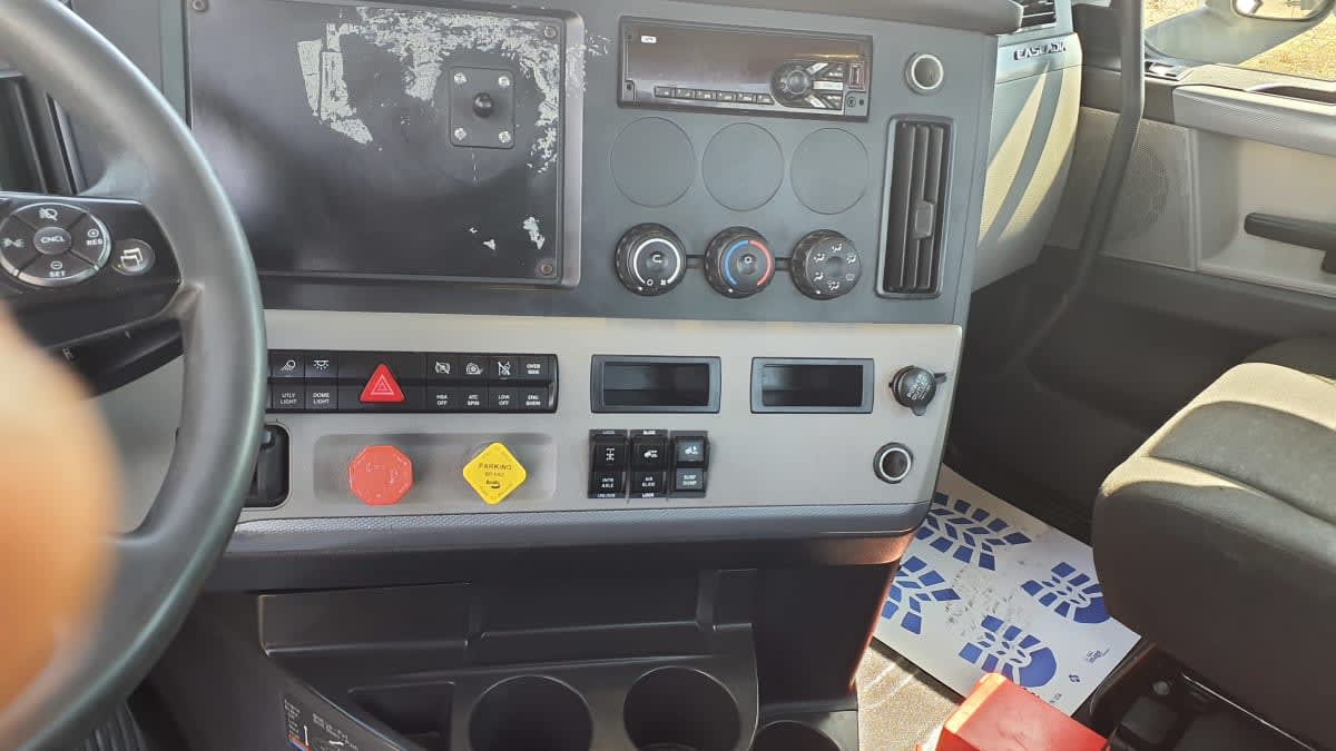 2019 Freightliner Cascadia in Birmingham, AL — photo 10