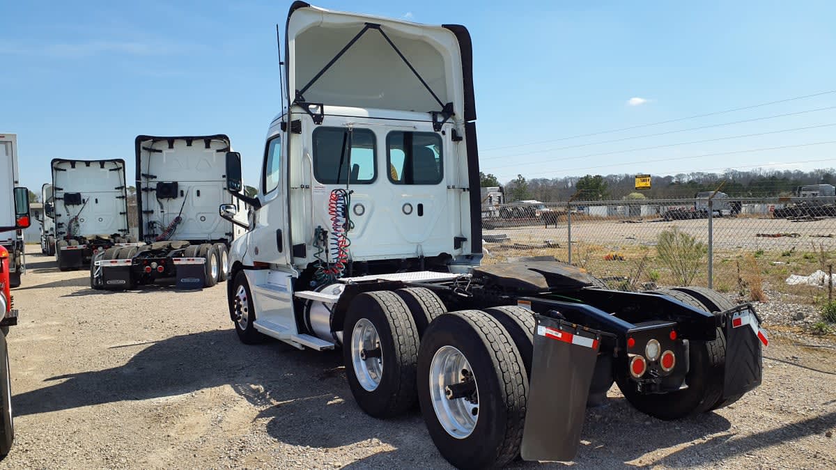 2019 Freightliner Cascadia in Birmingham, AL — photo 6