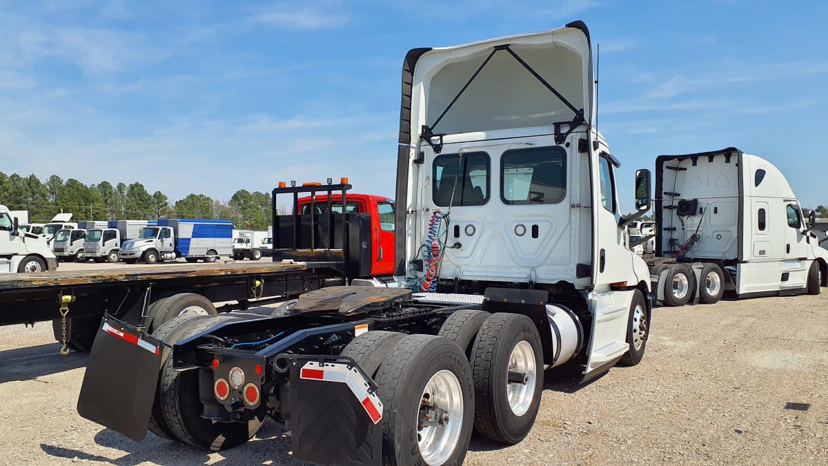2019 Freightliner Cascadia in Birmingham, AL — photo 4
