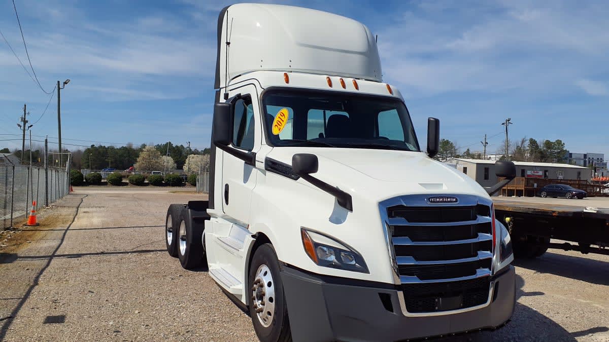 2019 Freightliner Cascadia in Birmingham, AL — photo 3