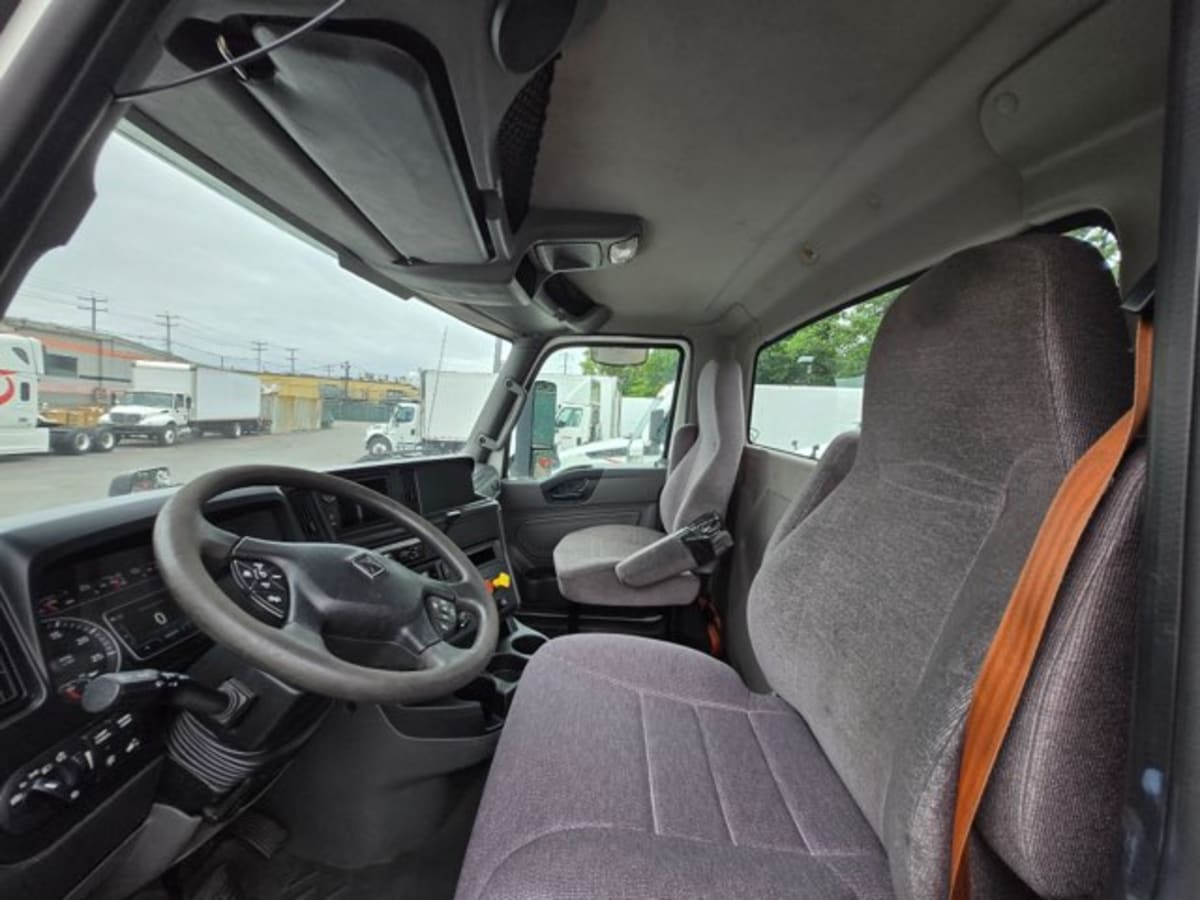 2019 International LT in Newark, NJ — photo 12