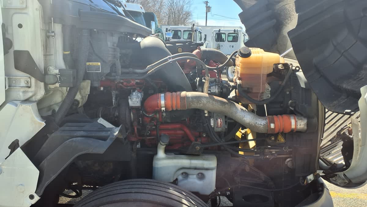 2019 International LT in Salisbury, MA — photo 11