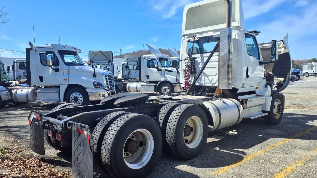 2019 International LT in Salisbury, MA — photo 4