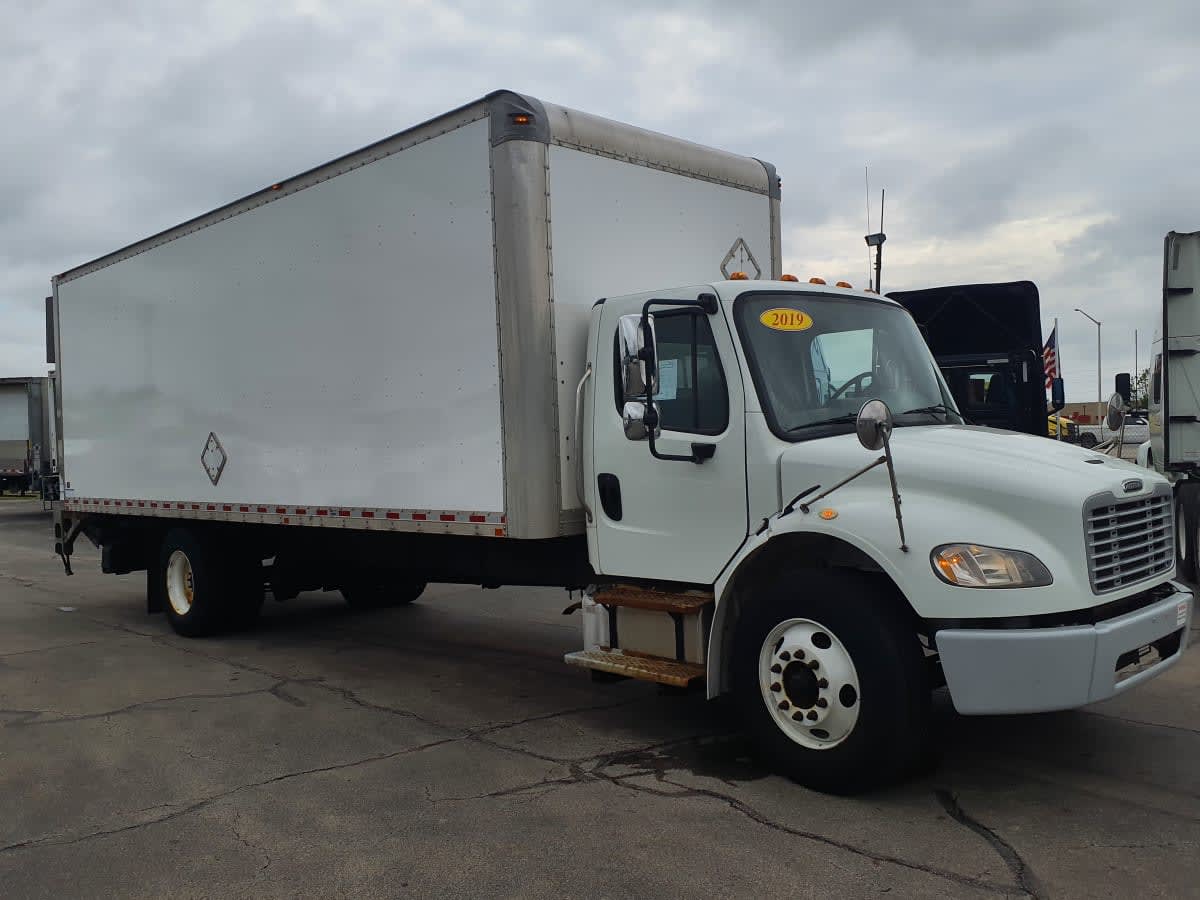 2019 Freightliner M2 106 in Oak Creek, WI — photo 3