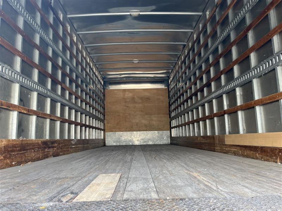 2019 Freightliner M2 106 in Beltsville, MD — photo 8
