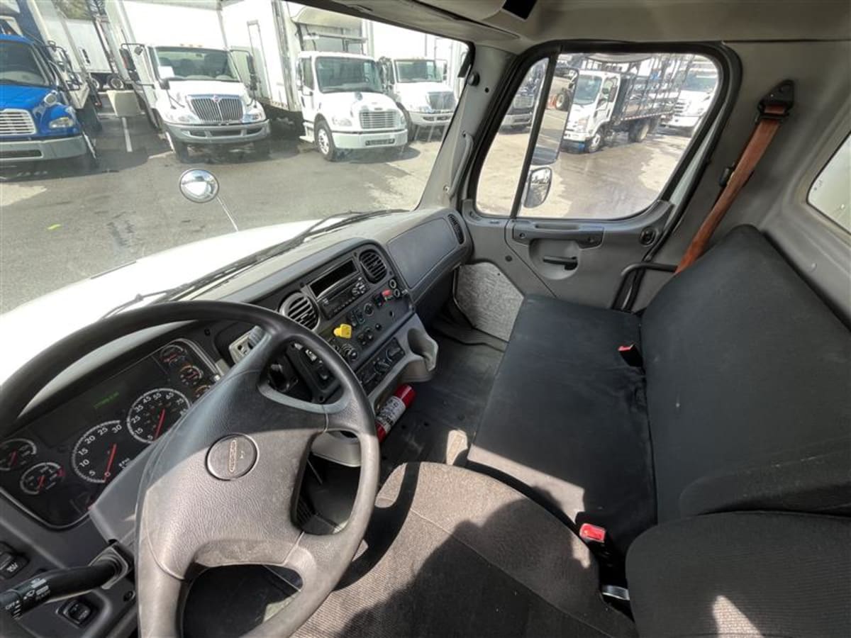 2019 Freightliner M2 106 in Beltsville, MD — photo 7