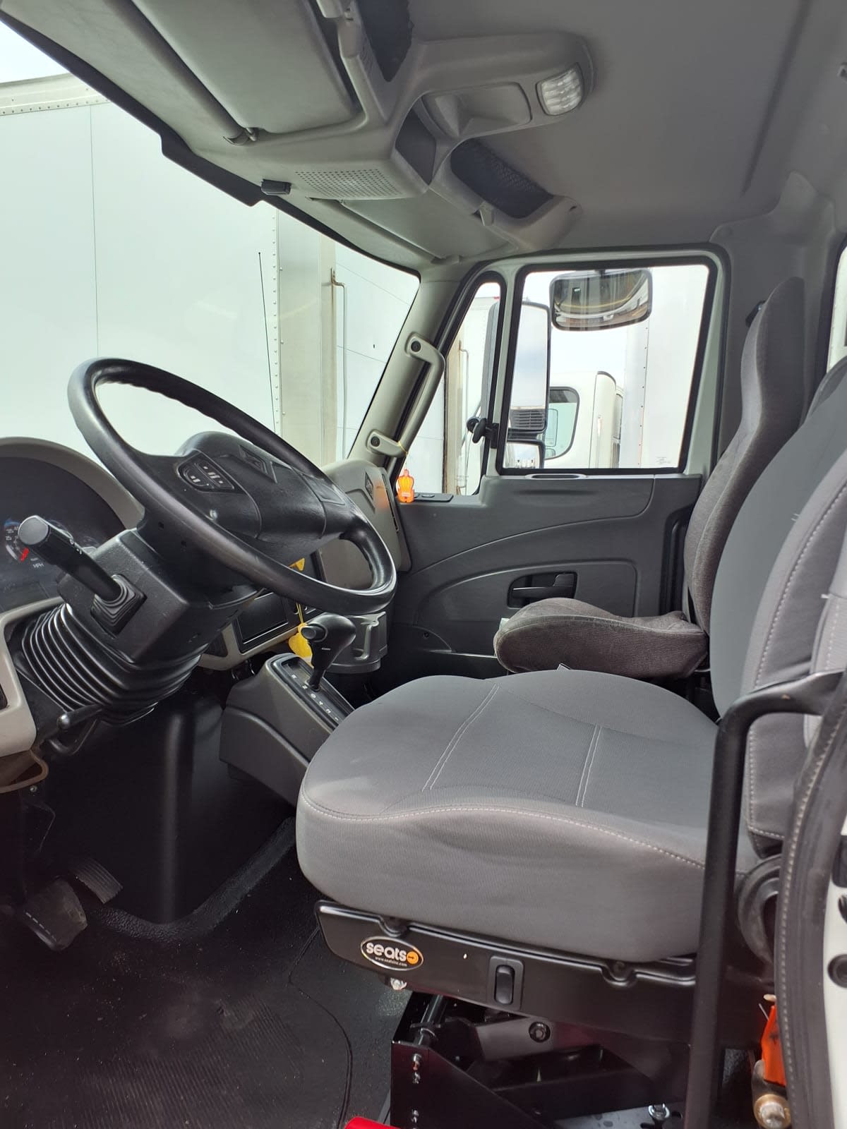 2019 International 4300 in Taylor, MI — photo 8