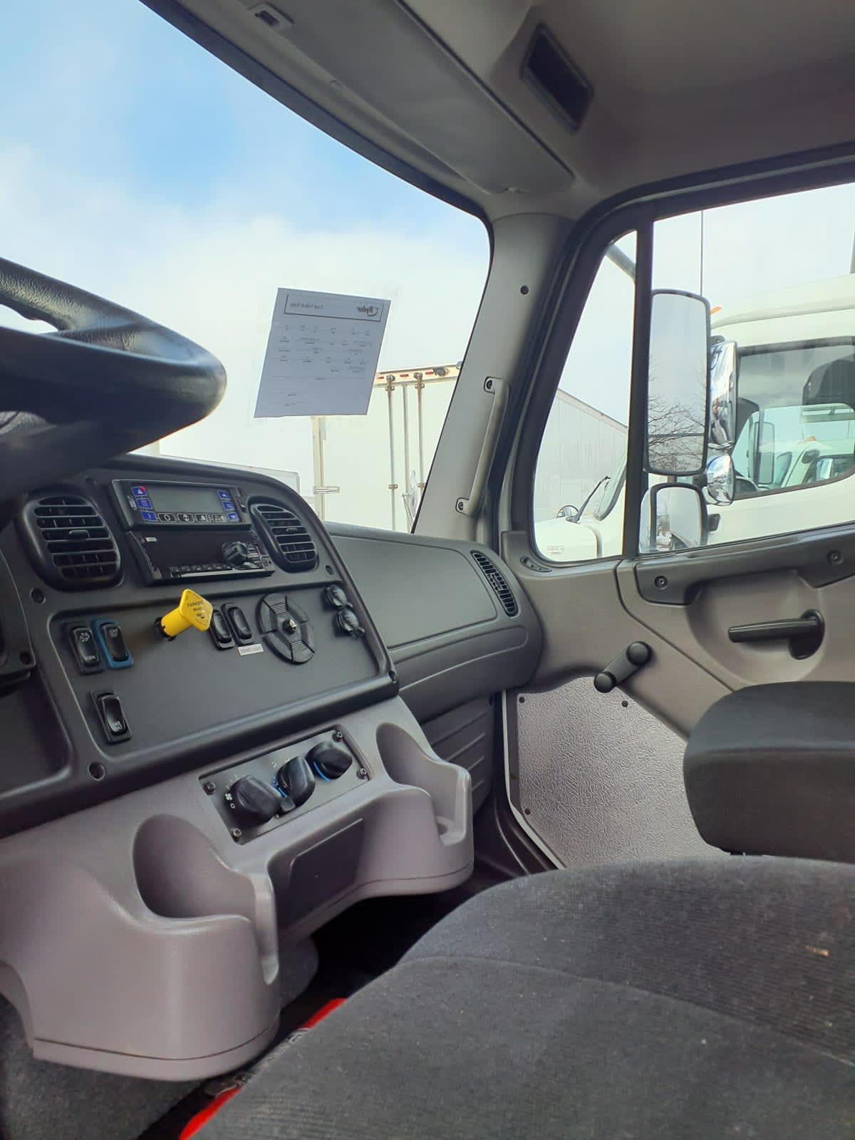 2019 Freightliner M2 106 in Bolingbrook, IL — photo 8