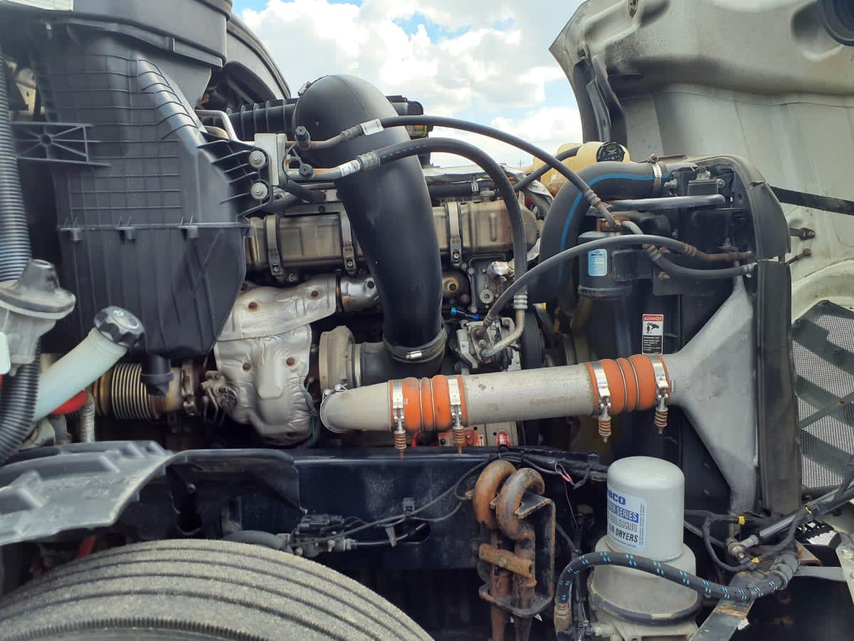 2019 Freightliner Cascadia in Clarksville, IN — photo 10