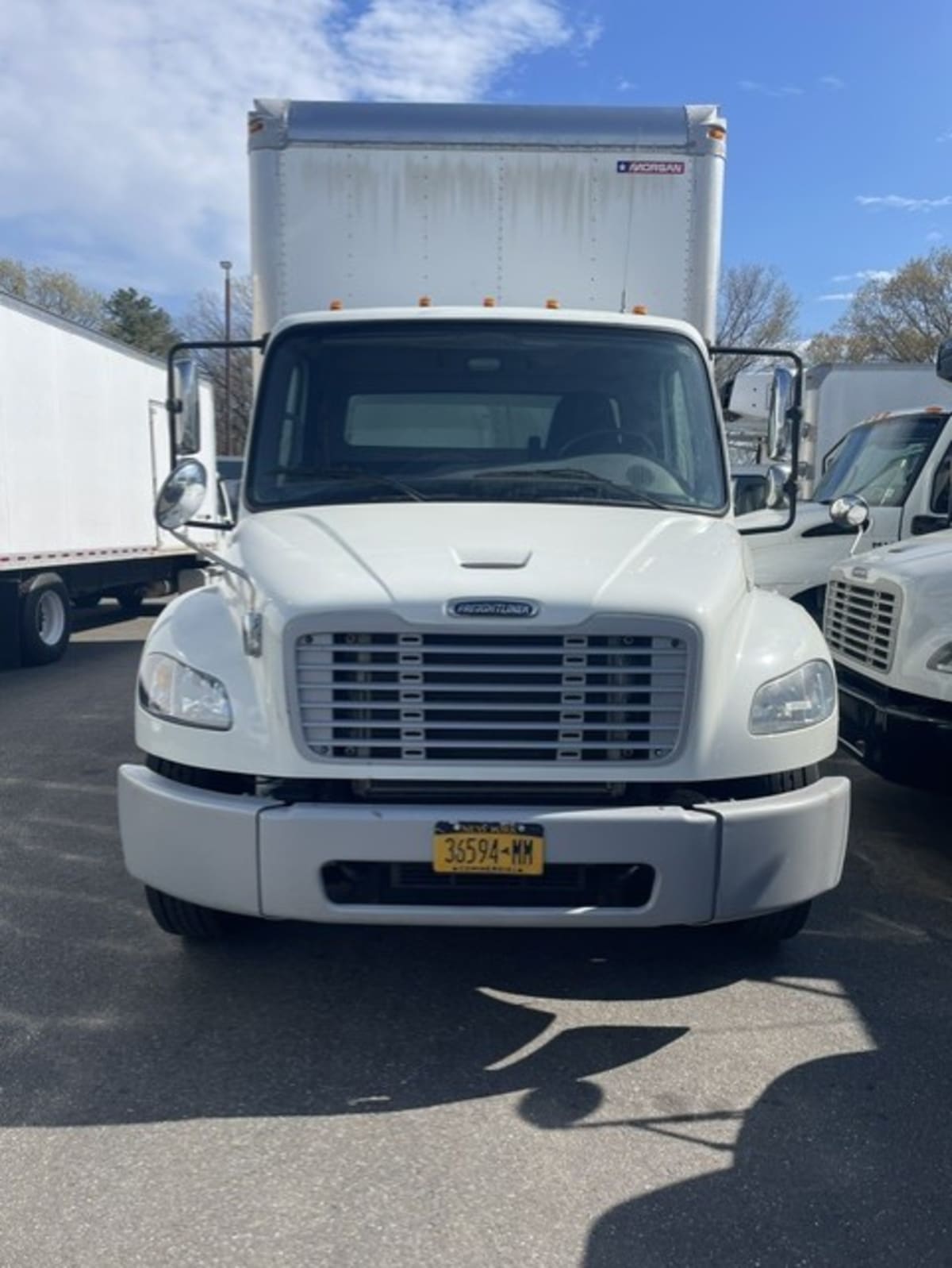 2019 Freightliner M2 106 in Farmingdale, NY — photo 2