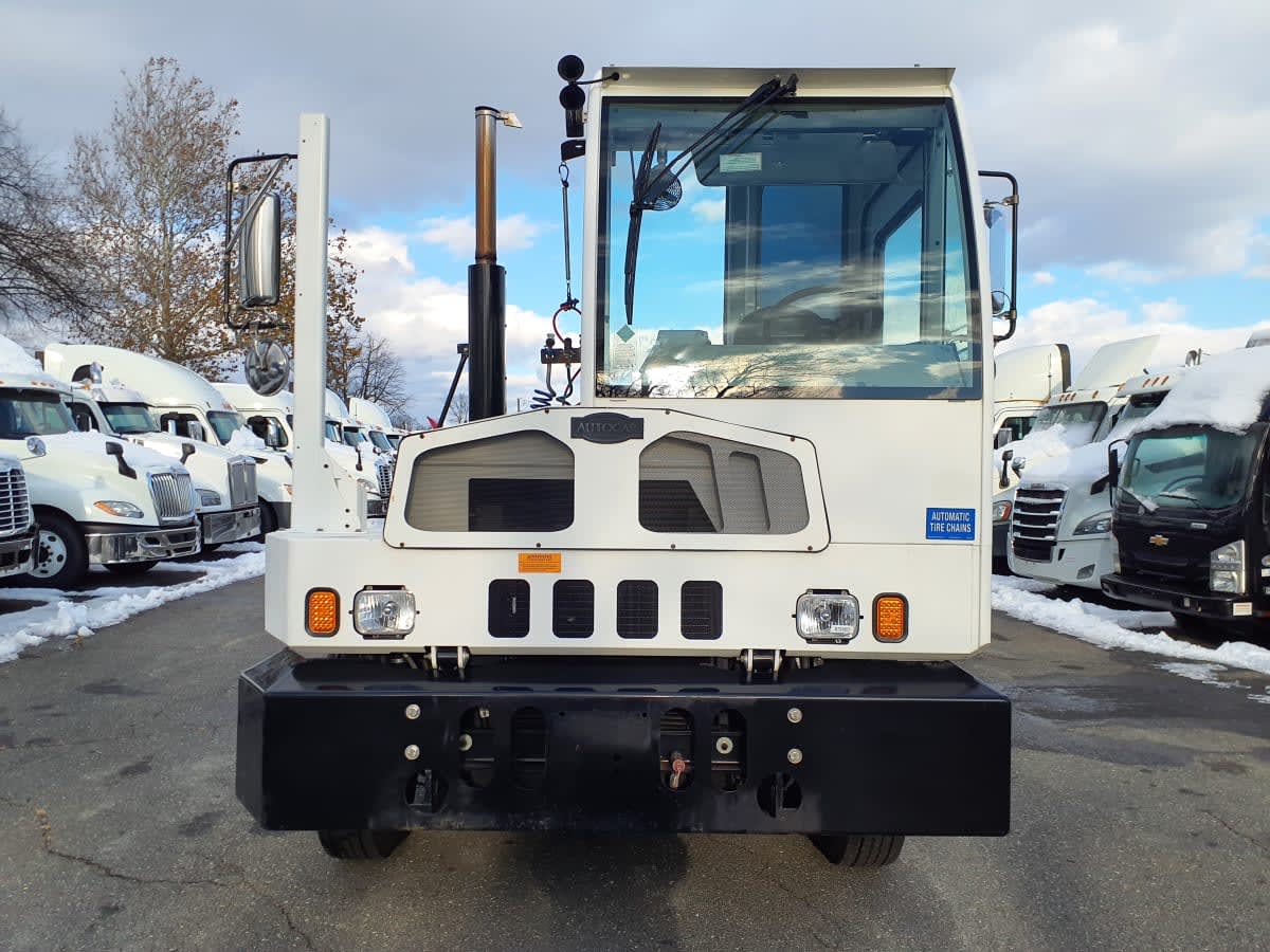 2019 Autocar in Springfield, MA — photo 2
