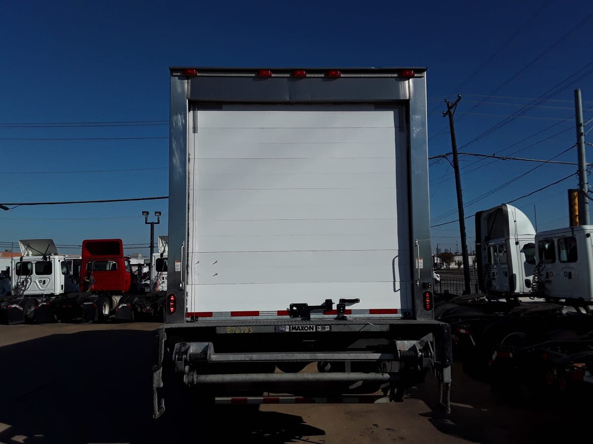 2019 Freightliner M2 106 in Dallas, TX — photo 5