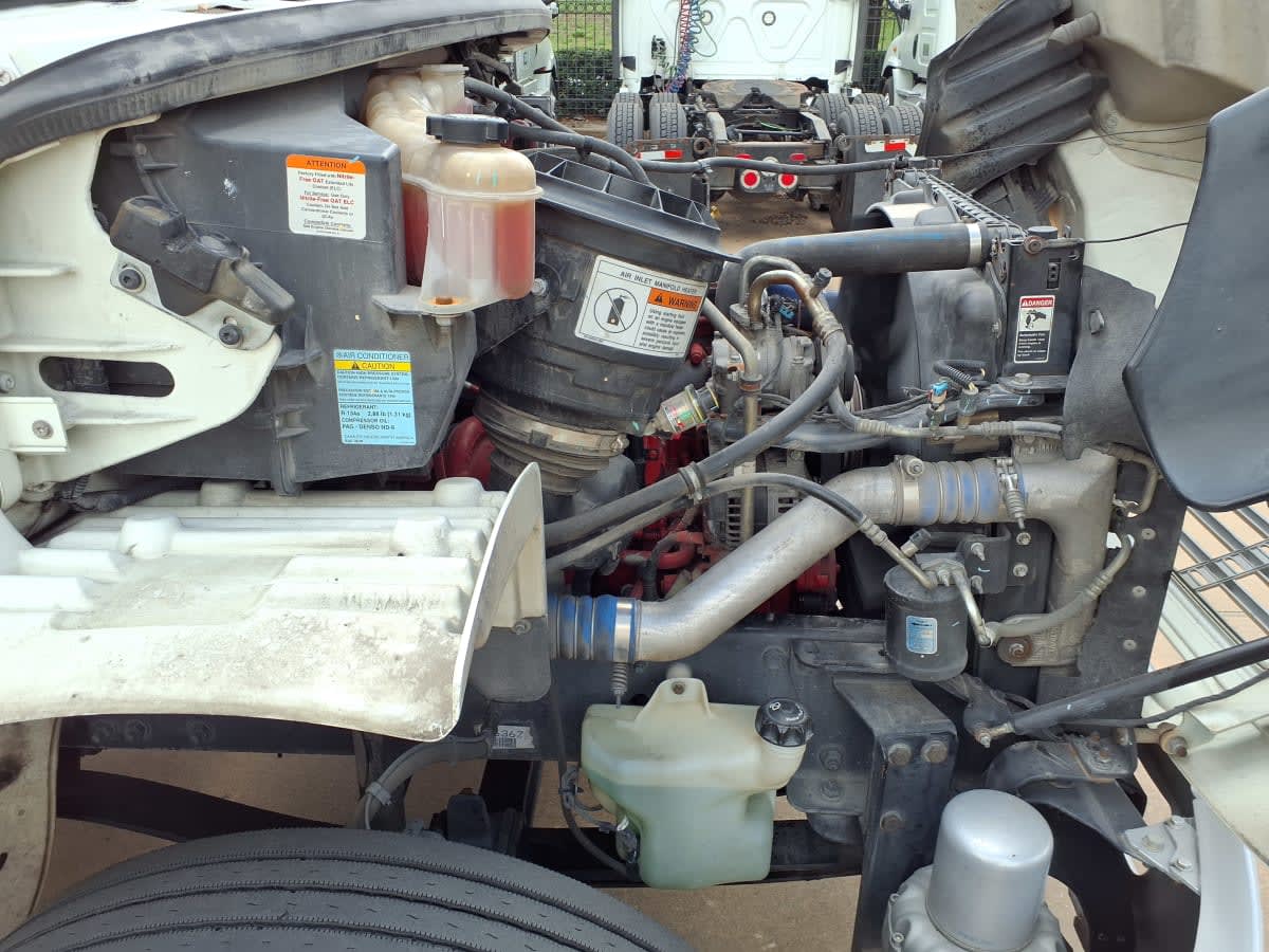 2019 Freightliner M2 106 in Houston, TX — photo 11