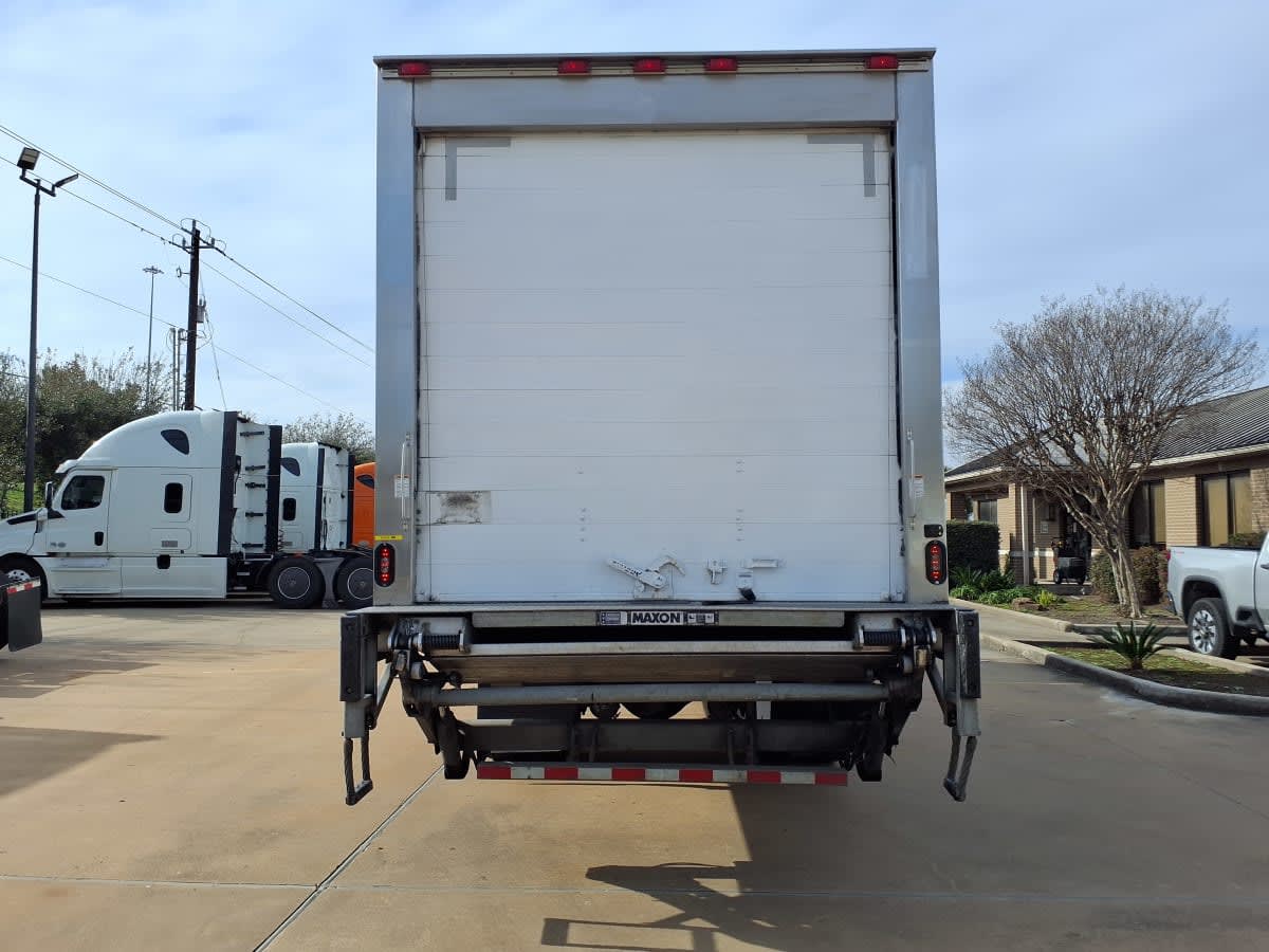 2019 Freightliner M2 106 in Houston, TX — photo 5
