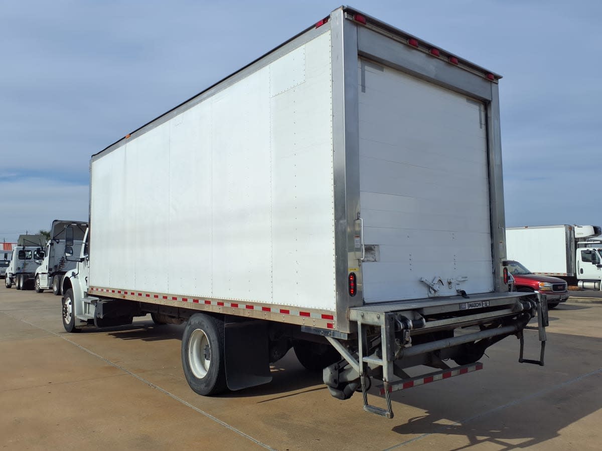 2019 Freightliner M2 106 in Houston, TX — photo 6