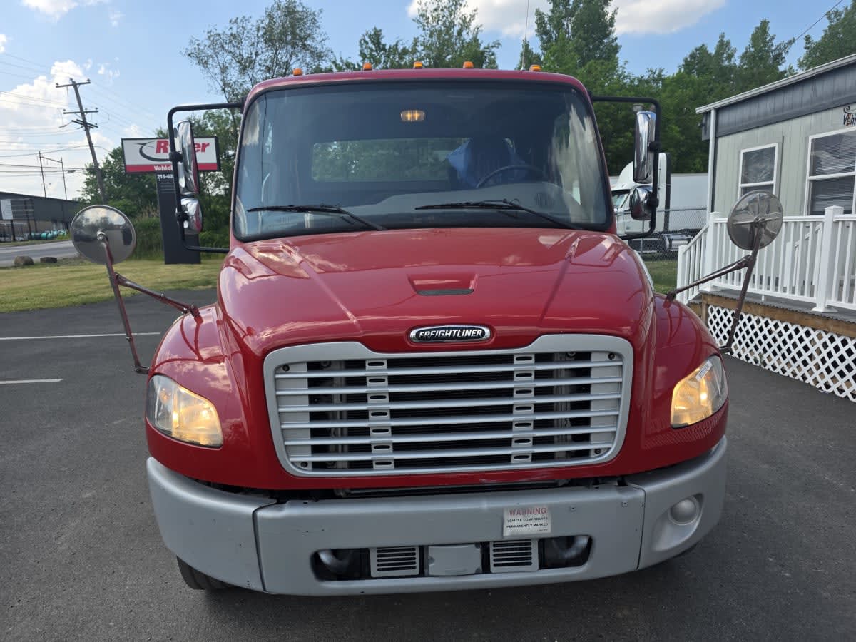 2019 Freightliner M2 106 in Bensalem, PA — photo 2