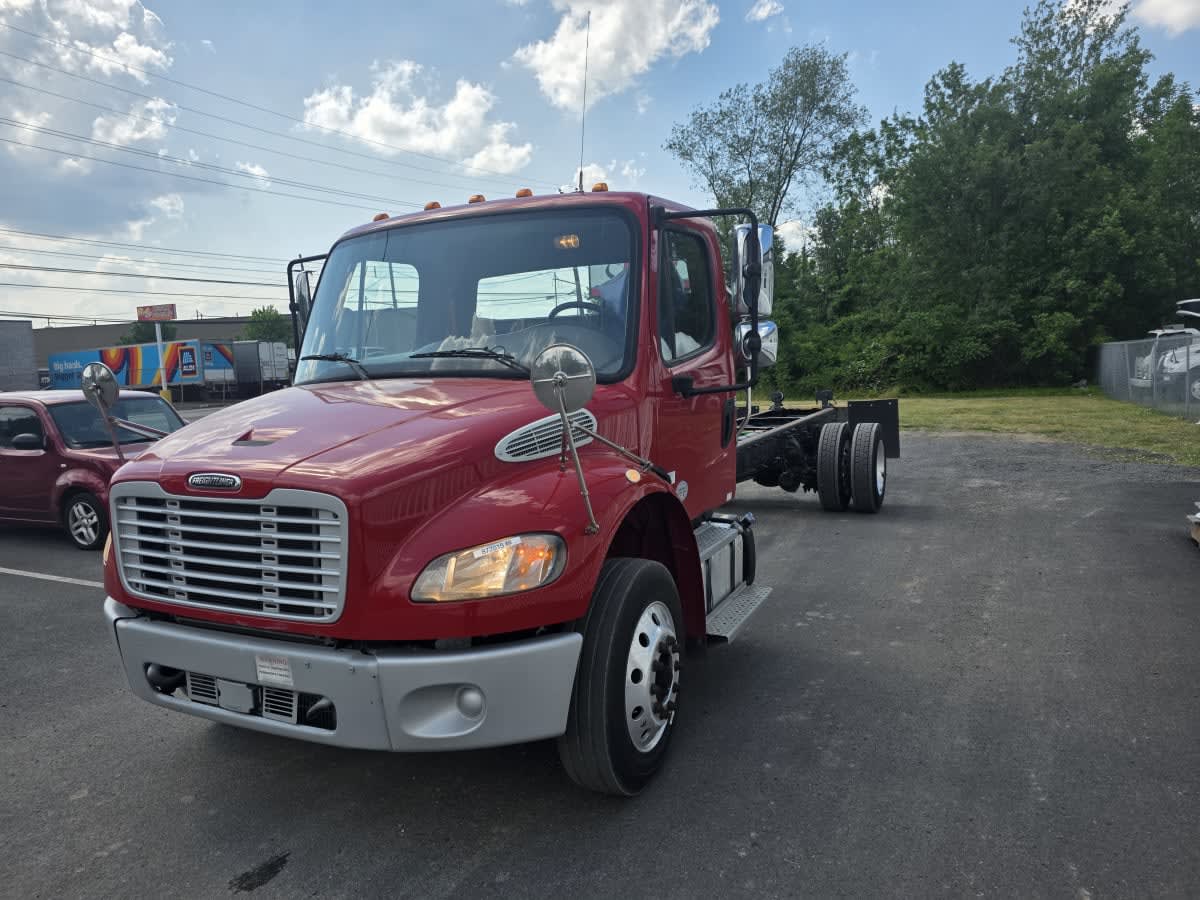 2019 Freightliner M2 106