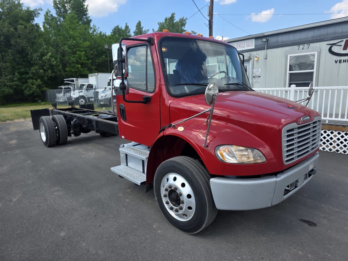 2019 Freightliner M2 106 in Bensalem, PA — photo 3